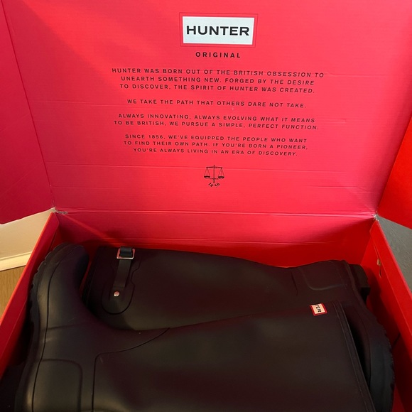 Hunter navy tall boots. In great shape as I have warn once before. - Picture 4 of 5